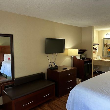 Econo Lodge Huntington - Barboursville University Area Bagian luar foto