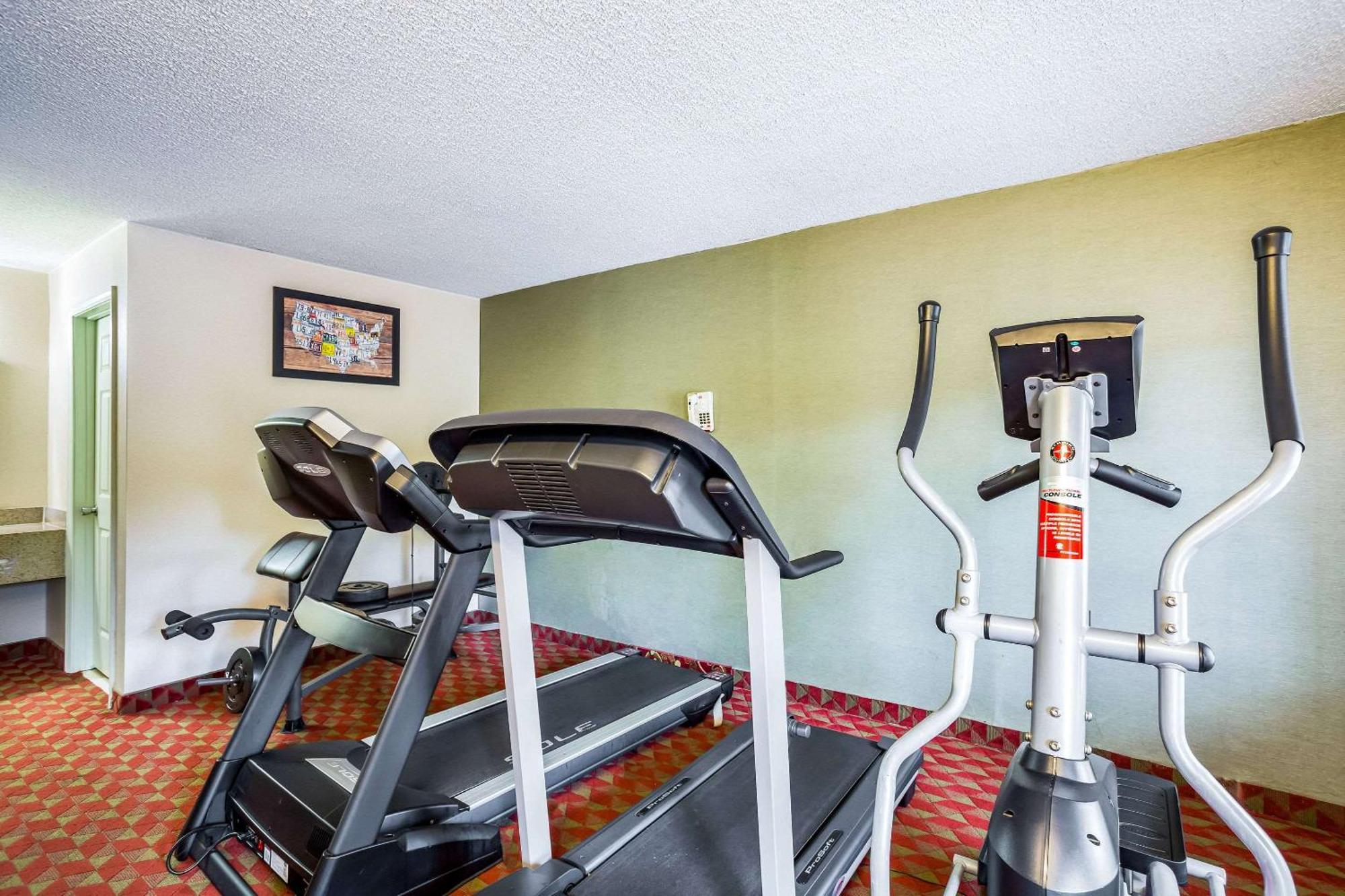 Econo Lodge Huntington - Barboursville University Area Bagian luar foto