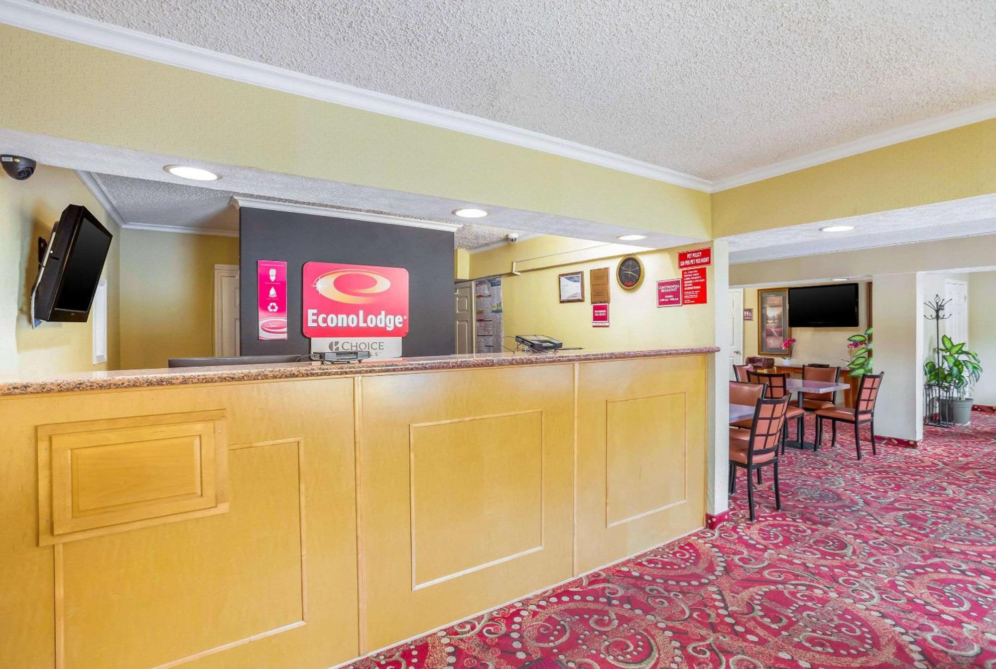 Econo Lodge Huntington - Barboursville University Area Bagian luar foto