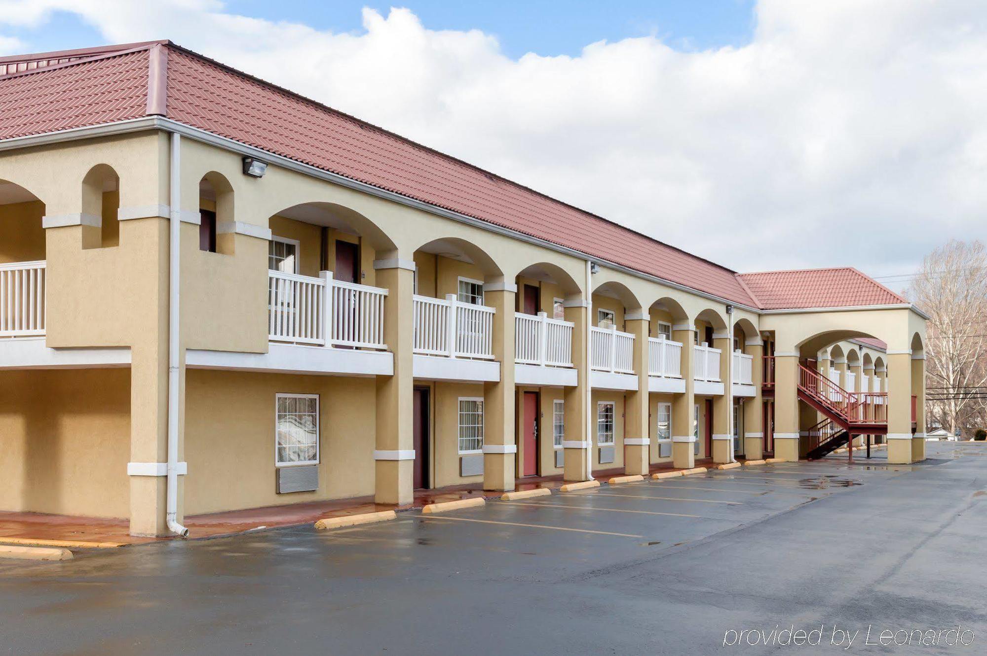 Econo Lodge Huntington - Barboursville University Area Bagian luar foto